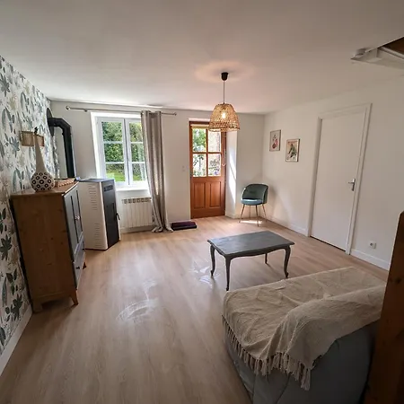 8 Personnes Cadre Authentique Proche Château Du Loir Hébergement de vacances