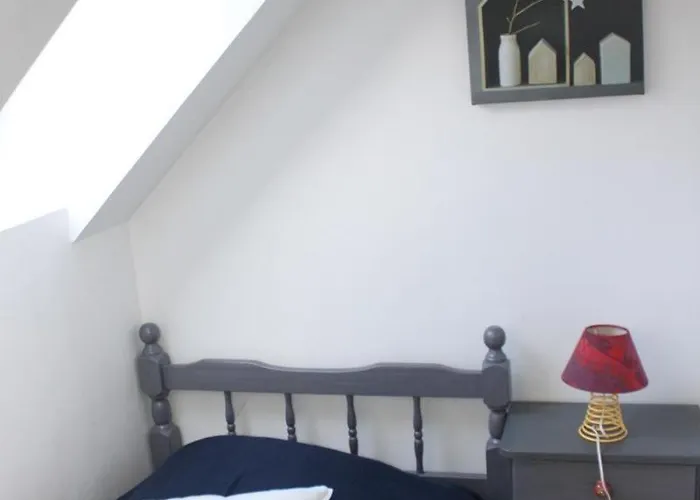 8 Personnes Cadre Authentique Proche Chateau Du Loir *